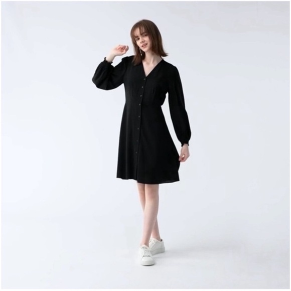 Uniqlo Dresses & Skirts - (XS) Uniqlo Elegant Black Button-Down Flare Dress